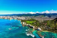 Bright Waikiki Studio Condo by RedAwning