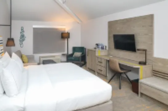 DoubleTree by Hilton Campbell - Pruneyard Plaza