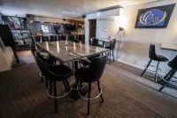 Clover Creek Inn - Bar