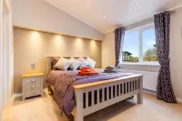 Sandpiper - Luxury Lodge, Close to Beach, Pet Friendly