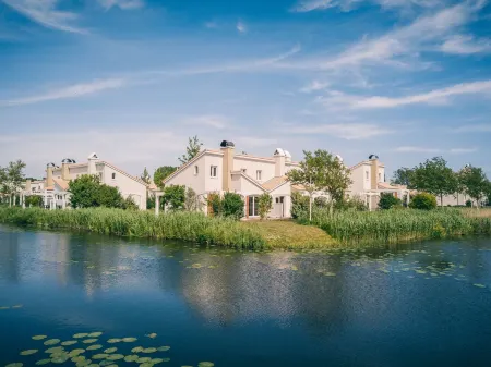 Sunny Dunimar Retreat