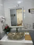 Huyen Anh Hotel Hotellit kohteessa Đông Anh
