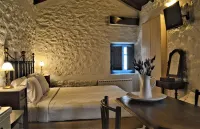 Lithos Stone Suites - Parvekkeita