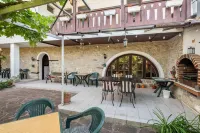 Lovely 5-Bed Authentic House in the Arbanasi Hôtels à : Arbanasi