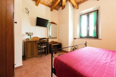 Il Podere Del Germano Reale Отели рядом с достопримечательностью «Мизано Марко Симончелли»