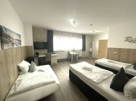 Gästehaus Würzburg Estenfeld 24h Отели рядом с достопримечательностью «Würzburg University of Music»