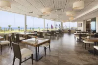 Ramada Hotel & Suites by Wyndham Netanya Hotel di Netanya