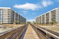 Mainsail 131 - Beachfront 2Br with Free Seasonal Beach Service