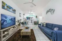 City Living Modern Outdoordining Private Yard Hotels in Alawa