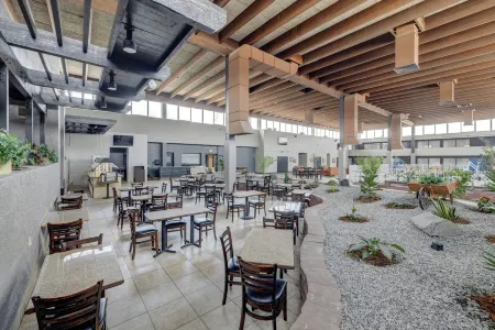 Riverside Hotel Отели рядом с достопримечательностью «Casper Events Center»