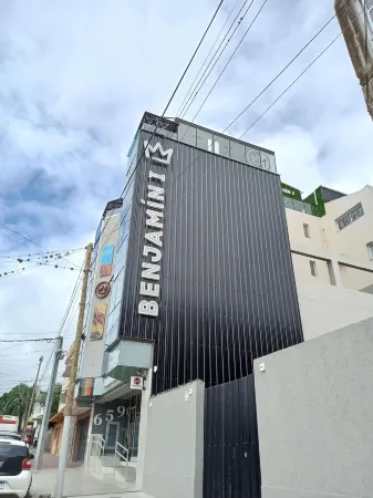 Benjamín I Отели рядом с достопримечательностью «Iglesia San Francisco Museo de Arte Sacro»