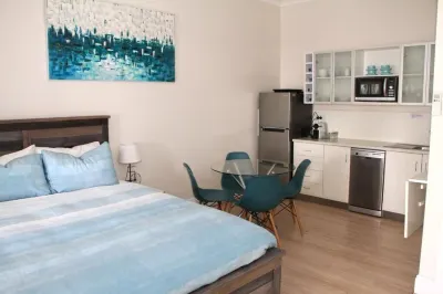 Smugglers Inn Studio Apartments