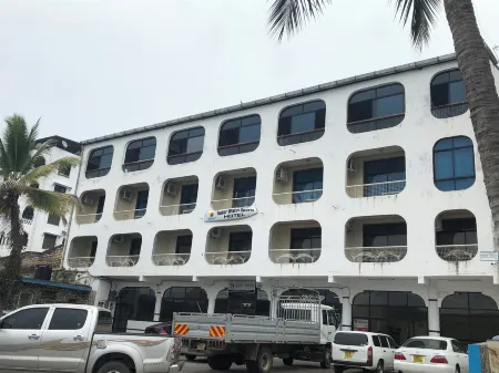 Tudor Water Sports Hotel Отели рядом с достопримечательностью «Найали Бич»