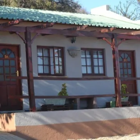 N4 Guest Lodge