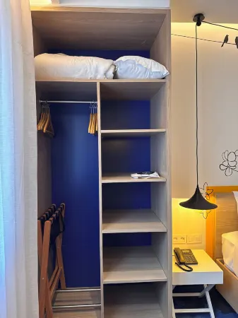 Hotel Carlton Отели рядом с достопримечательностью «Avenue Habib Bourguiba»