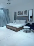西塔皇家湖畔小木屋