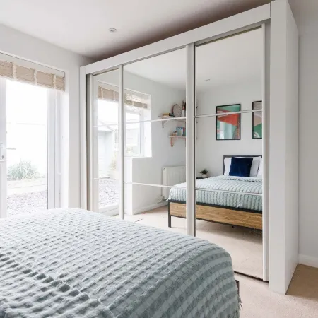 Beach House for 8 With hot tub Garden