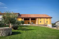 Agriturismo Corte Casa Erminia Các khách sạn gần Lungolago di Lazise