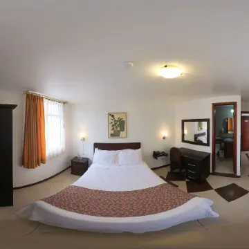 Hotel Makroz Colonial