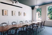 Naughtons Hotel Các khách sạn ở Brunswick