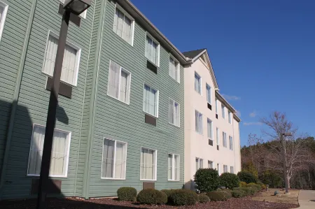 Greystone Inn & Suites