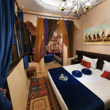 Riad la Porte du Bouregreg Hotels near Medersa