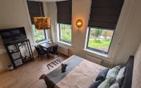 Polderhuis Bed & Breakfast Hotels near Hoeve Kromwijk