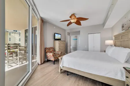 Beach Colony East 15C-Penthouse