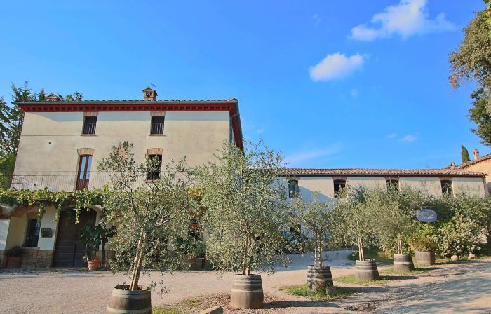 Farmhouse in Umbertide Near Golf Club