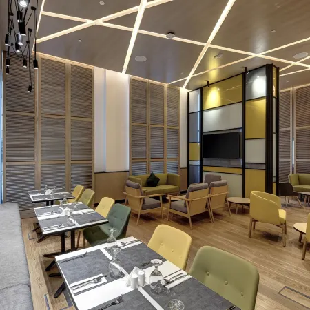 Urban Al Khoory Hotel Отели рядом с достопримечательностью «Офис компании Nestlé в ОАЭ»