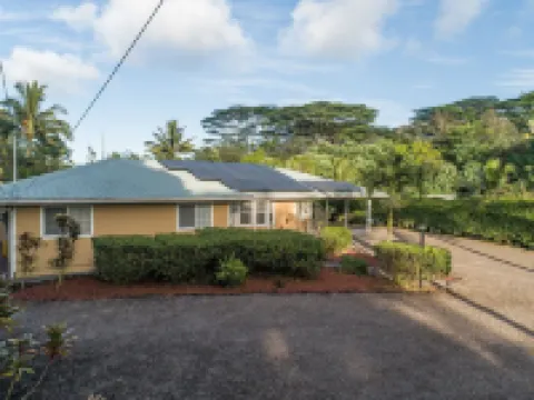 Hale O Makani 3 Bedroom Home by RedAwning Hotéis em Keaau