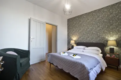 P&O Apartments Gdańska Отели рядом с достопримечательностью «Multioutlet Sp. z o.o.»