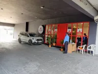Hotel Asrani International - parking