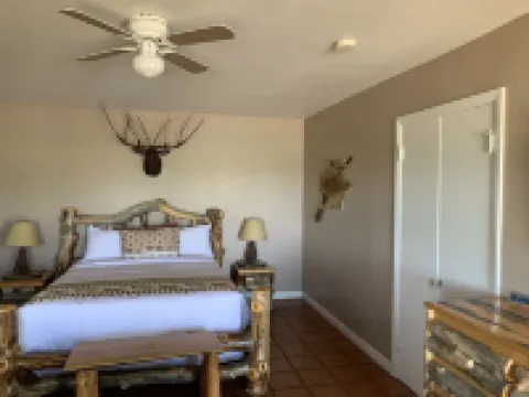 Tioga Lodge at Mono Lake