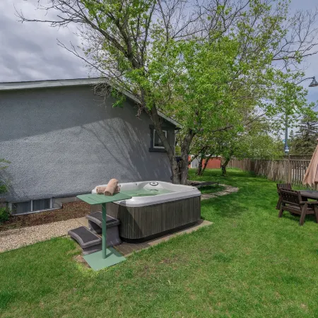 Family House with Httb Playgr BBQ Firept