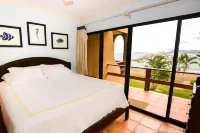Spectacular - Spacious Unit in Flamingo in Front of the Beach - Beach