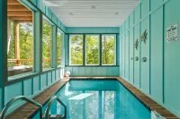 Romantic Cabin Retreat by Ghosal Luxury Lodging - Private Pools