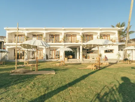 Dreamsea Surf Camp Sri Lanka Отели рядом со станцией Ahangama Railway Station