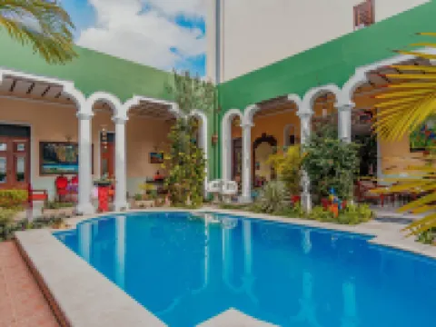 ホテル サンタ マリア メリダ メリダのホテル