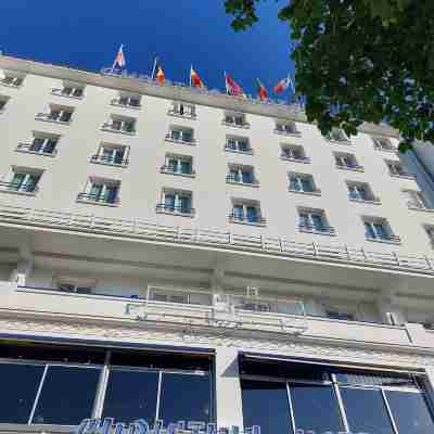 Hôtel CHRISTINA - Lourdes Hotel Exterior
