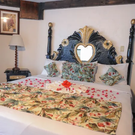 Gloriana Hotel