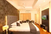 Hotel Luciya Palace