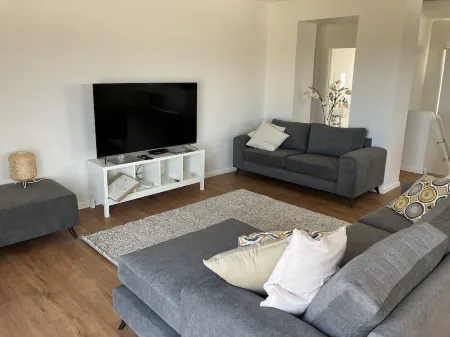 5 bedroom beachside house with ocean views in Marion Bay