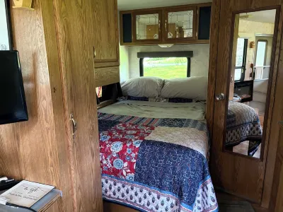 1-bedroom camper trailer minutes from Olympic Peninsula Hotels near La Push Beach