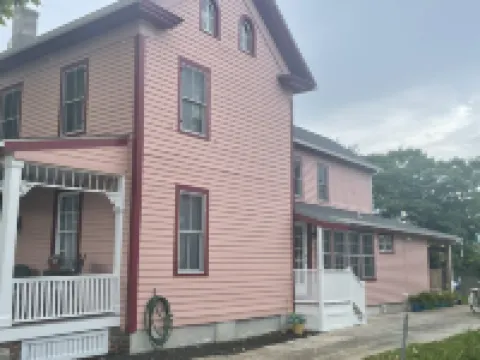 Fully Rennovated Beach Themed Apt Rental in Victorian Property Hotels in West Cape May