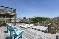 Ocean Views and Relaxing Hot Tub - Exquisite Coastal Oasis فنادق في كورولا