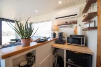 Rooftop Deck and Upscale Decor - Stunning Chic Retreat Hotel di County Brewster