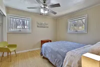 Hot Tub and Cozy Living Space Perfect for Groups - Charming Retreat Hotels in Killington