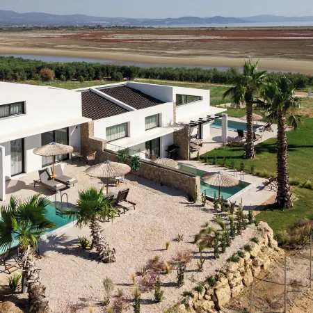 Flamingo View Suites
