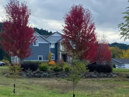 Scenic Loft with Private Deck and Open Floor Plan - Charming Getaway Отели в г. Филомат